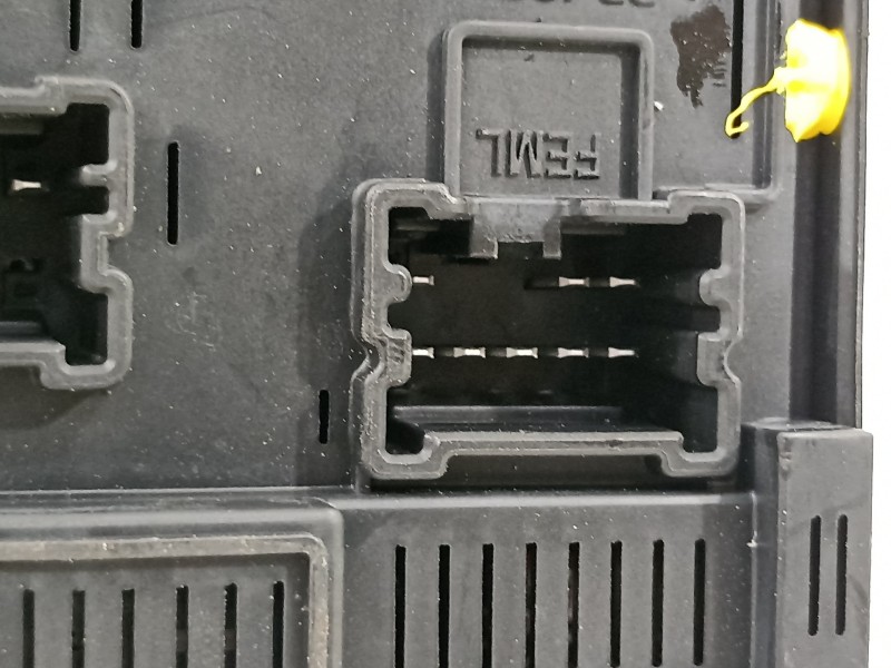 Recambio de caja reles / fusibles para nissan qashqai (j11) acenta referencia OEM IAM 284B75NA1A  