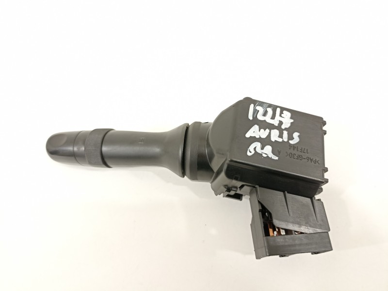 Recambio de mando limpia para toyota auris active referencia OEM IAM 8465202410 02410 