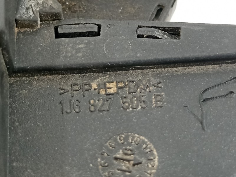 Recambio de cerradura maletero / porton para volkswagen golf iv berlina (1j1) conceptline referencia OEM IAM 1J6827505B  