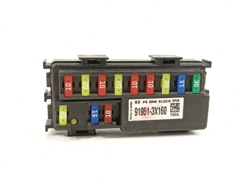 Recambio de caja reles / fusibles para hyundai i30 (gd) style referencia OEM IAM 919513X160  