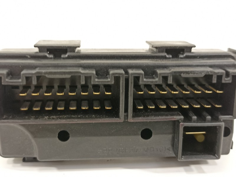 Recambio de caja reles / fusibles para hyundai i30 (gd) style referencia OEM IAM 919513X160  