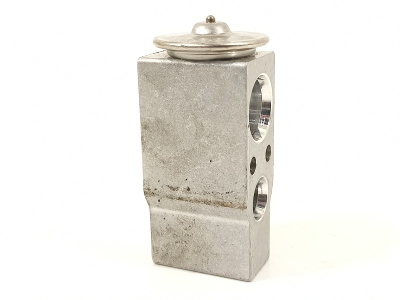 Recambio de valvula intercambio de calefaccion para audi a5 coupe (f53) s line edition referencia OEM IAM 8W0816679  