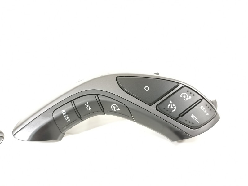 Recambio de mando volante para hyundai i30 (gd) style referencia OEM IAM 39Y2931300 96700A6500 96710A6750PD5