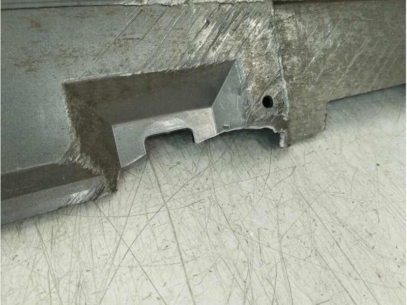 Recambio de faldon lateral para audi a5 coupe (f53) s line edition referencia OEM IAM 8W6853860A  