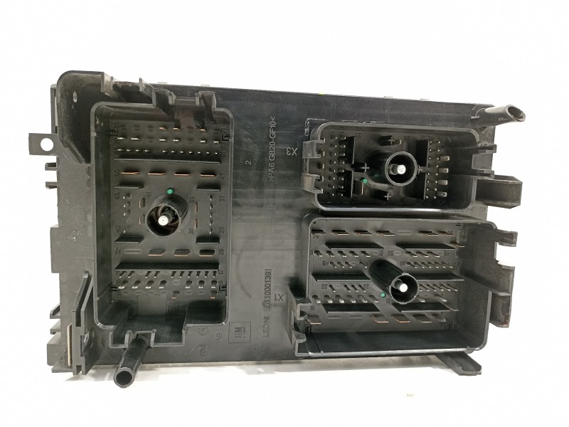 Recambio de caja reles / fusibles para opel astra j lim. enjoy referencia OEM IAM 13318782  