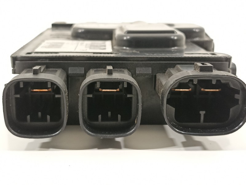Recambio de caja reles / fusibles para renault megane iii berlina 5 p dynamique referencia OEM IAM 243800010R  