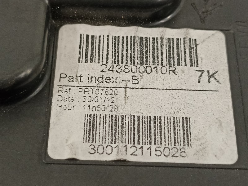 Recambio de caja reles / fusibles para renault megane iii berlina 5 p dynamique referencia OEM IAM 243800010R  