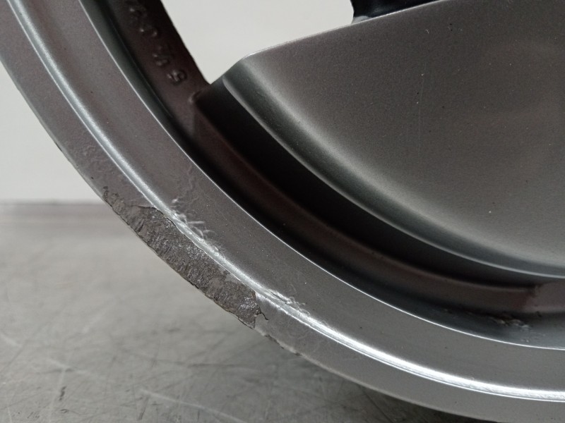 Recambio de llanta para renault fuego 829-explosion referencia OEM IAM 14149561  