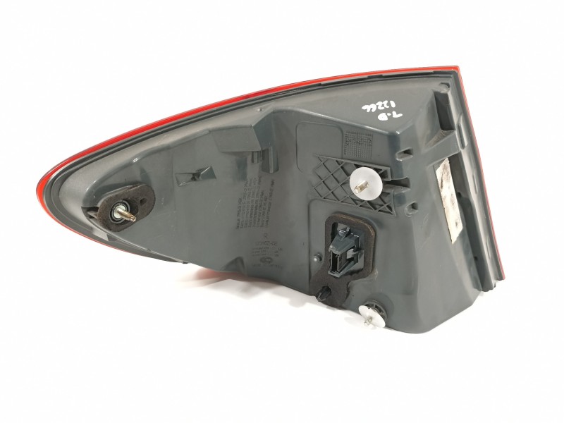 Recambio de piloto trasero derecho para bmw serie 5 lim. (f10) 520d referencia OEM IAM 63217306162  