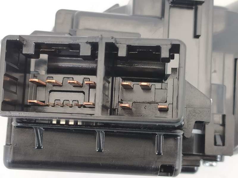 Recambio de mando limpia para toyota auris hybrid business referencia OEM IAM 0267017F858  