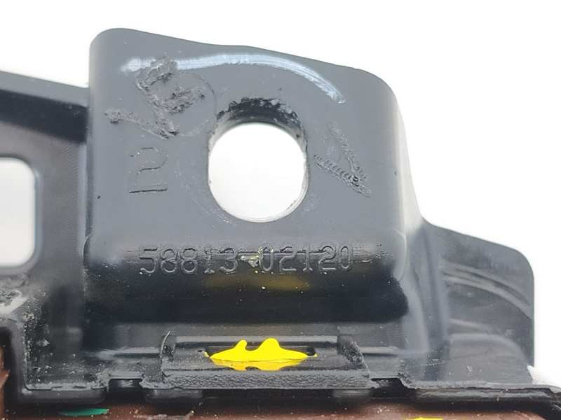 Recambio de mando multifuncion para toyota auris hybrid business referencia OEM IAM 5881302120  