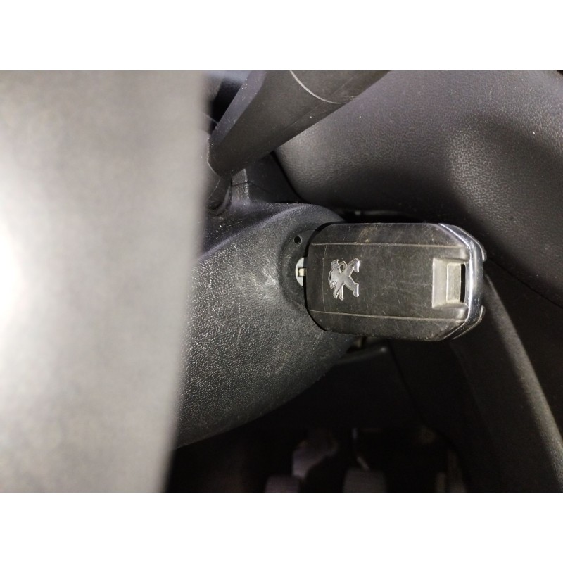 Recambio de conmutador de arranque para peugeot 208 1.5 blue-hdi fap referencia OEM IAM   