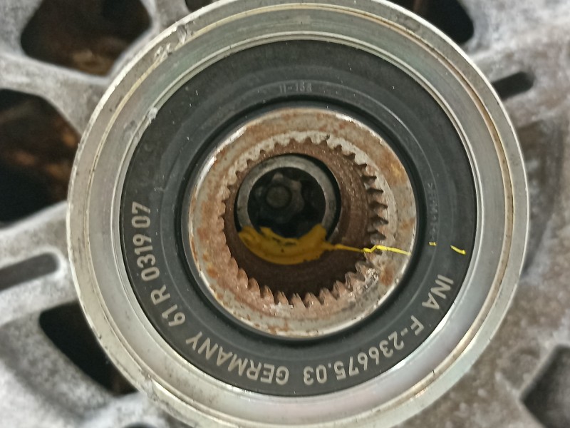 Recambio de alternador para renault megane iii berlina 5 p limited referencia OEM IAM 8200849752C  