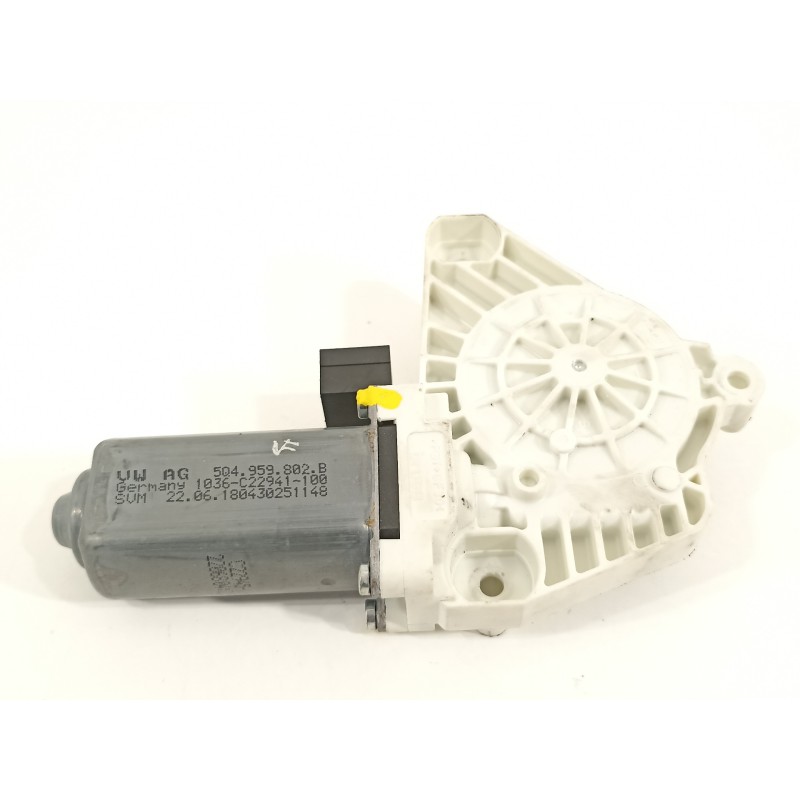 Recambio de motor elevalunas delantero derecho para volkswagen passat variant (3g5) advance bmt referencia OEM IAM 5Q4959802B  