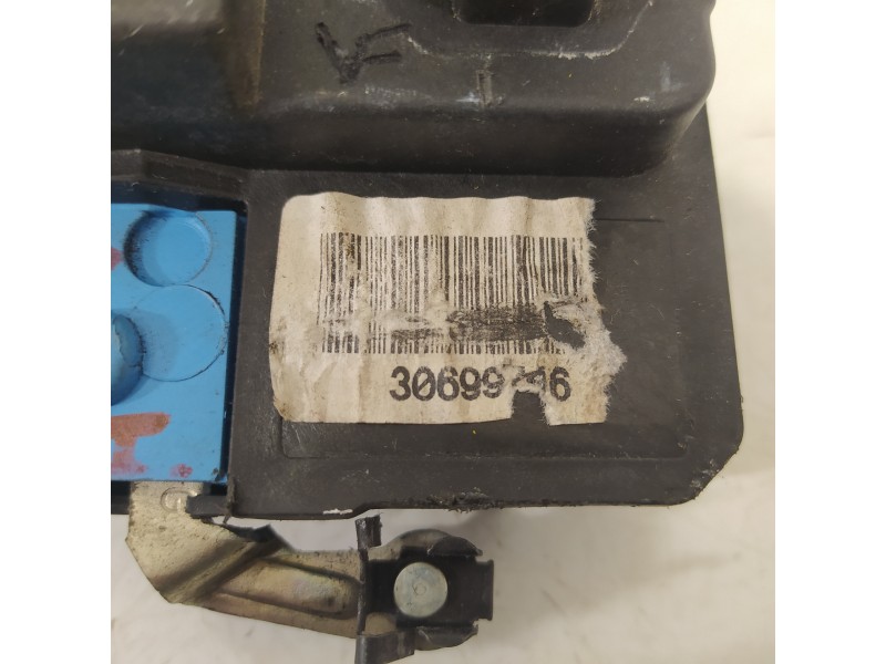 Recambio de cerradura puerta delantera izquierda para volvo s60 berlina 2.4 (125kw) referencia OEM IAM 30699746  