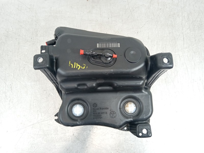 Recambio de deposito adblue para volkswagen passat variant (3g5) advance bmt referencia OEM IAM 5Q0131969F 3Q0131877D 