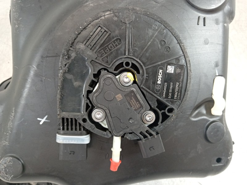 Recambio de deposito adblue para volkswagen passat variant (3g5) advance bmt referencia OEM IAM 5Q0131969F 3Q0131877D 