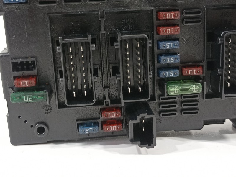 Recambio de caja reles / fusibles para peugeot 206 cc cc referencia OEM IAM 9646405280  