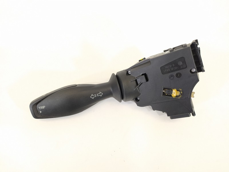 Recambio de mando intermitentes para ford fiesta (ccn) trend referencia OEM IAM 8A6T13335BC  