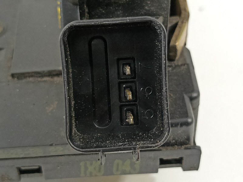 Recambio de cerradura puerta trasera derecha para ford focus berlina (cak) ghia referencia OEM IAM 2S4AA26412BB  