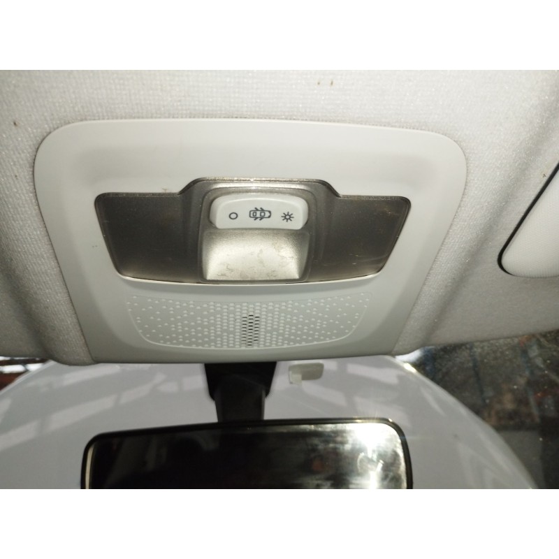 Recambio de luz interior para peugeot 208 1.5 blue-hdi fap referencia OEM IAM   