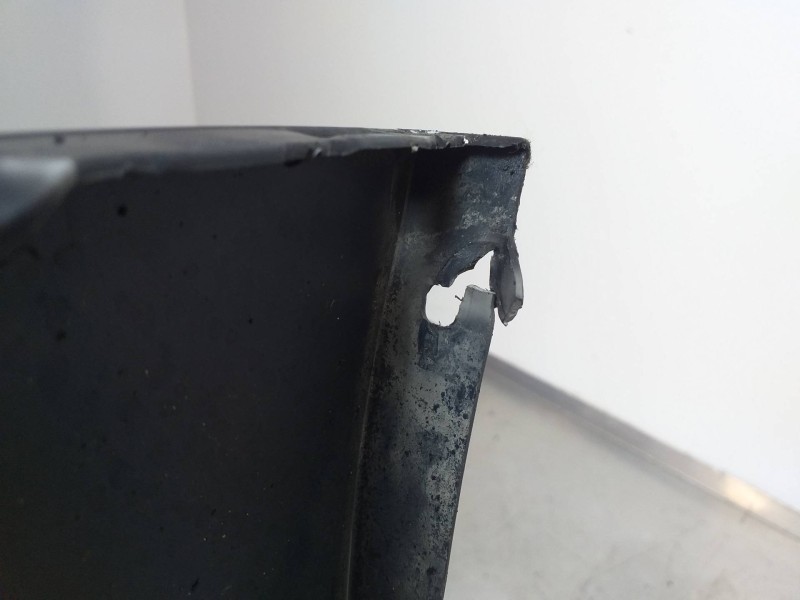 Recambio de paragolpes trasero para dacia duster ambiance 4x2 referencia OEM IAM 850220033R 850220034R 