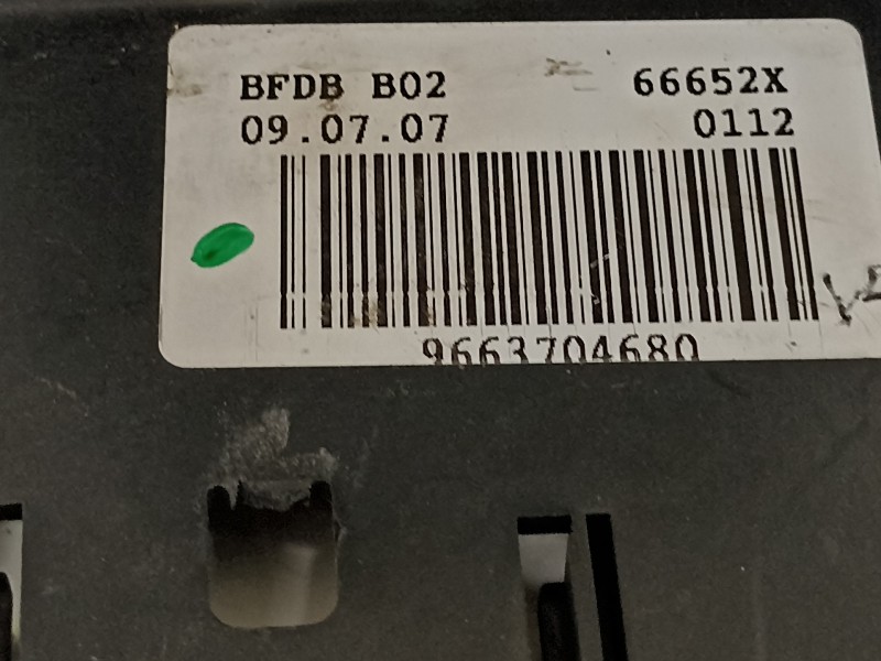 Recambio de caja reles / fusibles para peugeot 308 sport referencia OEM IAM 9663704680  