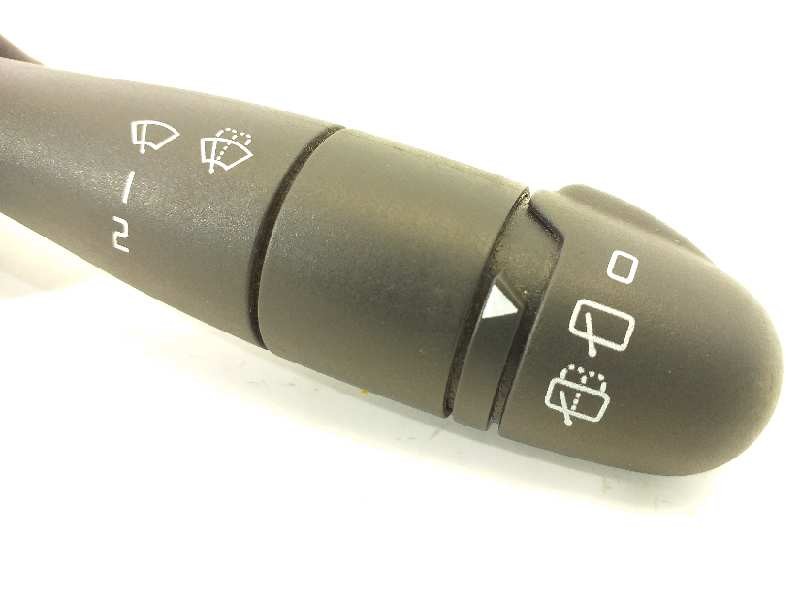 Recambio de mando limpia para dacia duster ambiance 4x2 referencia OEM IAM 6001551357  