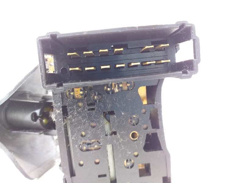 Recambio de mando limpia para dacia duster ambiance 4x2 referencia OEM IAM 6001551357  