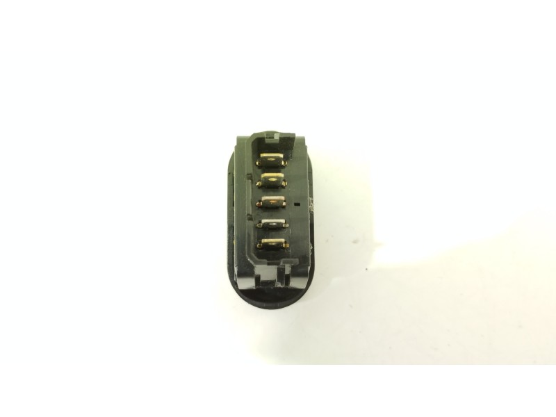 Recambio de mando elevalunas delantero izquierdo para dacia duster ambiance 4x2 referencia OEM IAM 8200602227  