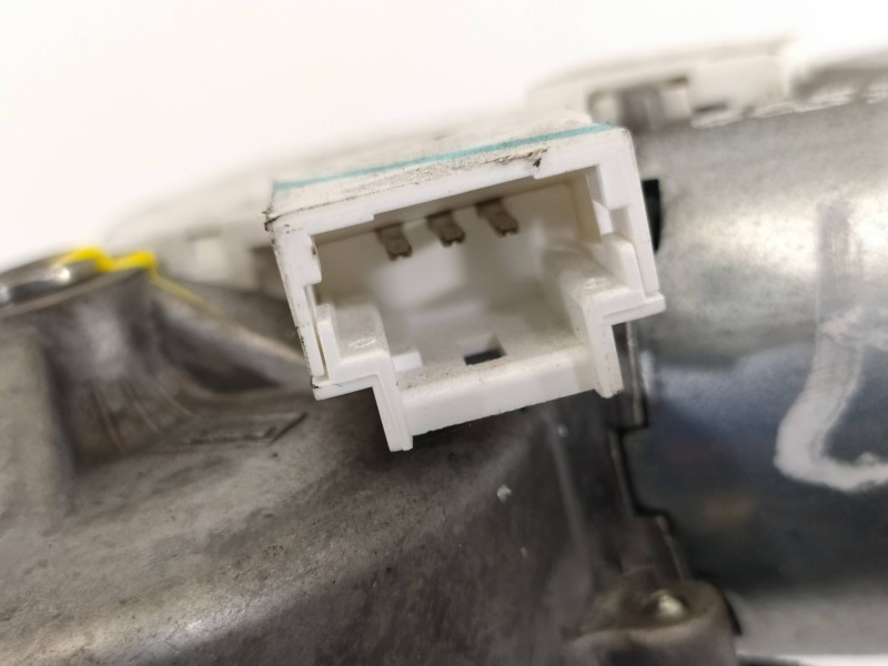 Recambio de motor limpia trasero para dacia duster ambiance 4x2 referencia OEM IAM 8200734582  