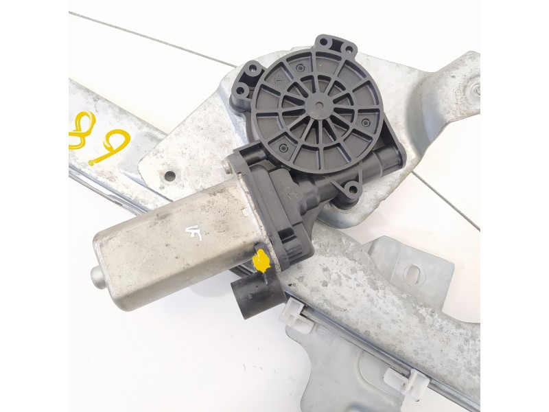 Recambio de elevalunas delantero izquierdo para dacia duster ambiance 4x2 referencia OEM IAM 8200733829  