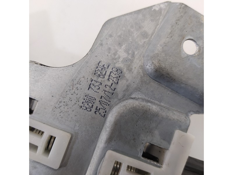 Recambio de elevalunas delantero izquierdo para dacia duster ambiance 4x2 referencia OEM IAM 8200733829  