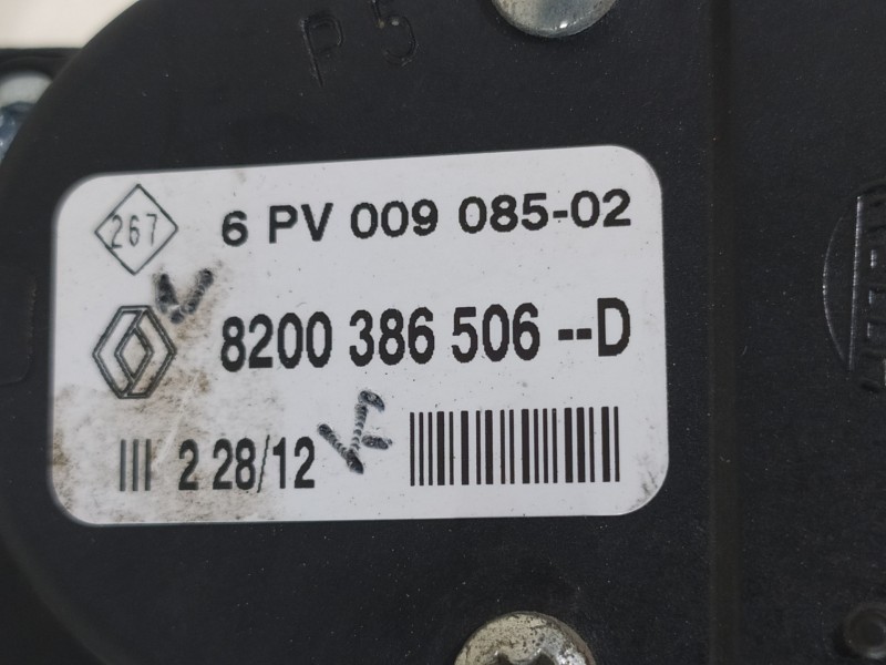 Recambio de potenciometro pedal para dacia duster ambiance 4x2 referencia OEM IAM 8200386506D  