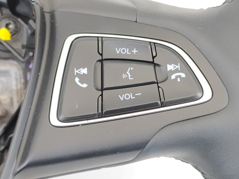 Recambio de volante para ford ecosport (cr6) titanium referencia OEM IAM 34223195C  
