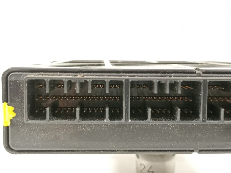 Recambio de centralita motor uce para suzuki grand vitara 3 puertas sq (gt) 2.0 básico referencia OEM IAM 3392165D7  