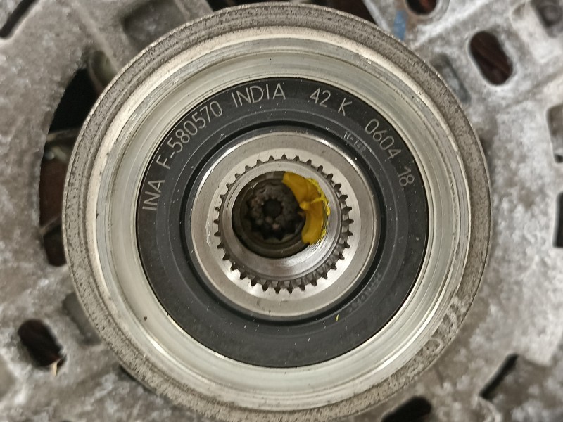 Recambio de alternador para renault clio iv authentique referencia OEM IAM 231003730R  