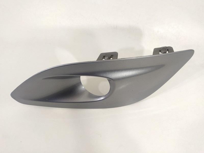 Recambio de rejilla paragolpes izquierda para peugeot 308 active referencia OEM IAM 36126154  