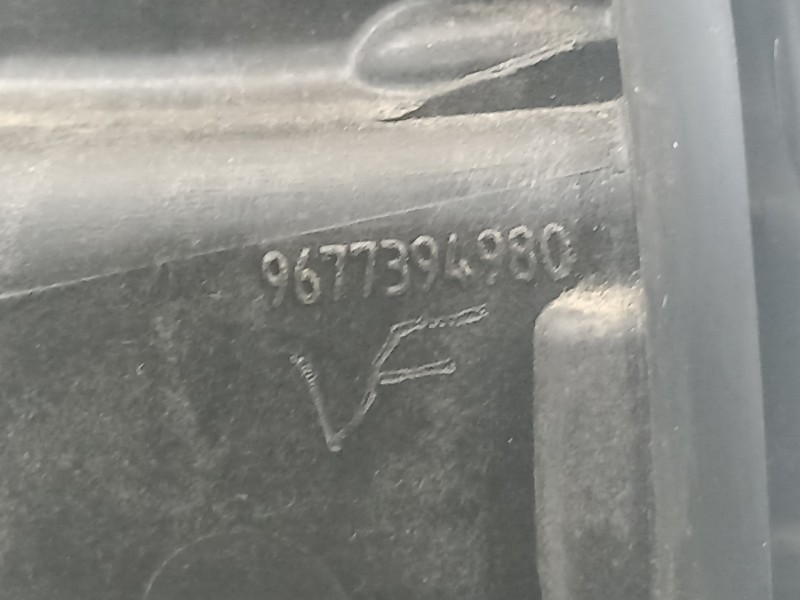 Recambio de tapa exterior combustible para peugeot 308 active referencia OEM IAM 9677394980  