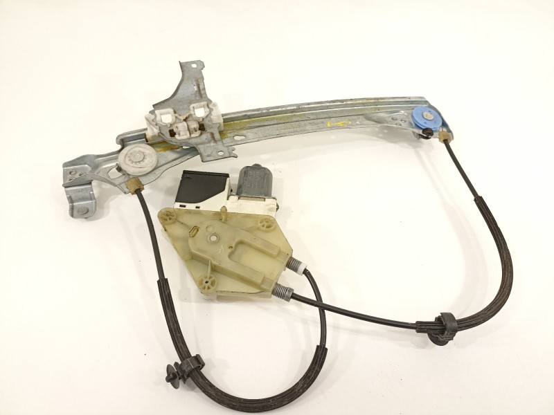 Recambio de elevalunas trasero izquierdo para renault megane iii sport tourer dynamique referencia OEM IAM 827210008R 827310002R