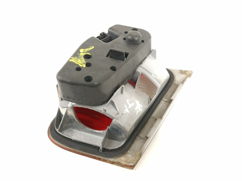 Recambio de piloto trasero izquierdo para bmw serie 3 berlina (e46) 320d referencia OEM IAM 8364923  
