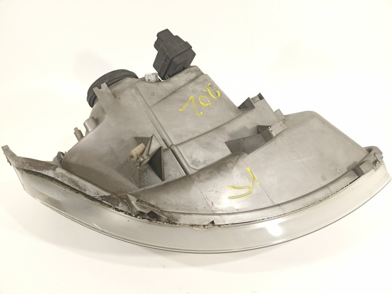 Recambio de faro izquierdo para renault trafic combi (ab 4.01) 6 - plazas (l2h1) acristalado parcial 2,9t combi largo referencia
