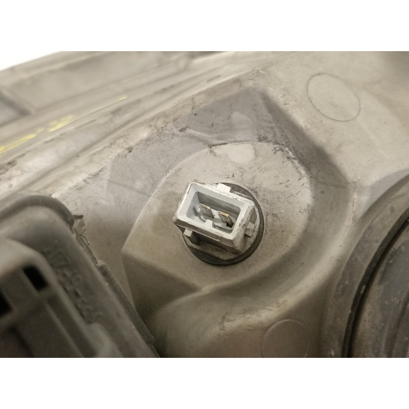 Recambio de faro izquierdo para renault trafic combi (ab 4.01) 6 - plazas (l2h1) acristalado parcial 2,9t combi largo referencia