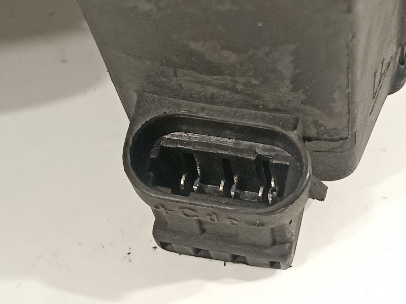 Recambio de faro izquierdo para renault trafic combi (ab 4.01) 6 - plazas (l2h1) acristalado parcial 2,9t combi largo referencia