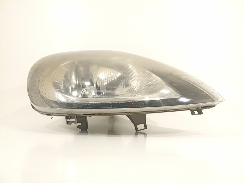Recambio de faro derecho para renault trafic combi (ab 4.01) 6 - plazas (l2h1) acristalado parcial 2,9t combi largo referencia O