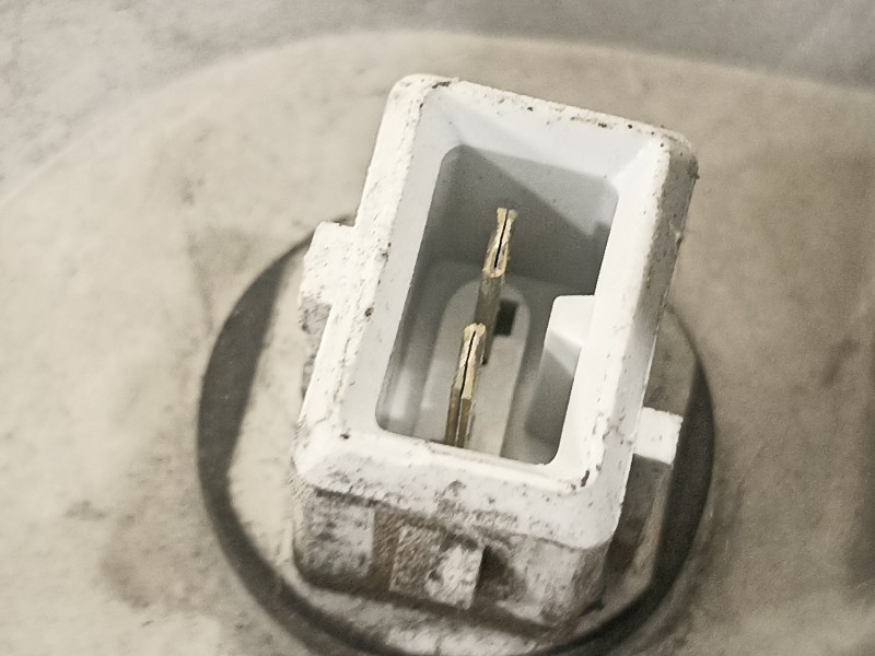 Recambio de faro derecho para renault trafic combi (ab 4.01) 6 - plazas (l2h1) acristalado parcial 2,9t combi largo referencia O