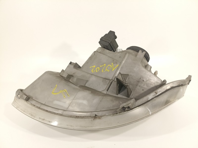 Recambio de faro derecho para renault trafic combi (ab 4.01) 6 - plazas (l2h1) acristalado parcial 2,9t combi largo referencia O