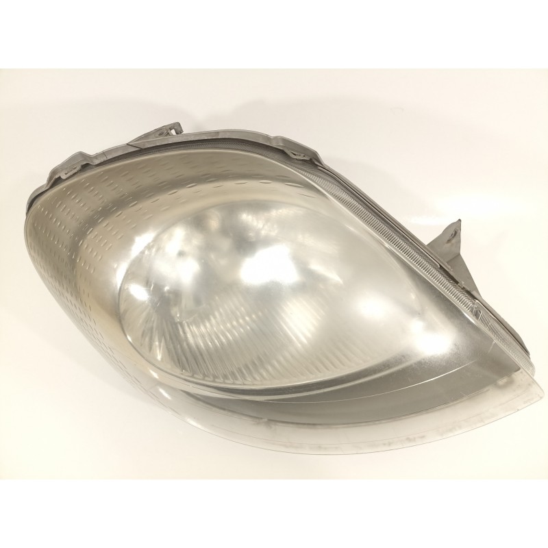 Recambio de faro derecho para renault trafic combi (ab 4.01) 6 - plazas (l2h1) acristalado parcial 2,9t combi largo referencia O