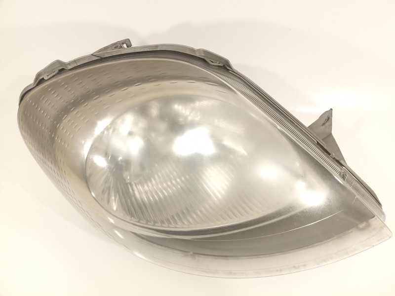 Recambio de faro derecho para renault trafic combi (ab 4.01) 6 - plazas (l2h1) acristalado parcial 2,9t combi largo referencia O