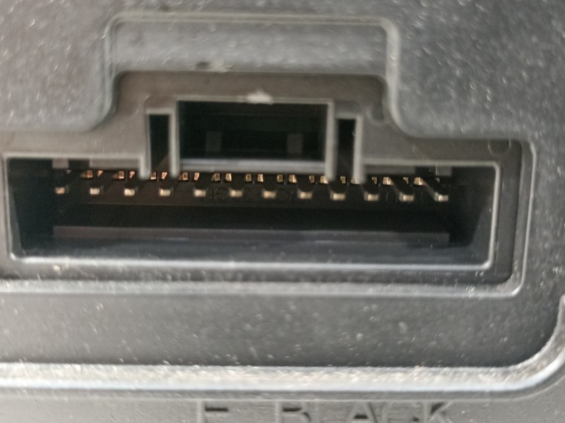 Recambio de caja reles / fusibles para renault megane iii sport tourer dynamique referencia OEM IAM 284B13640R  